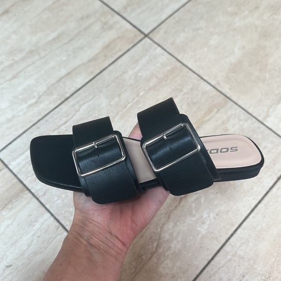Brand new black vegan Soda chunky strap sandals - Picture 2 of 5
